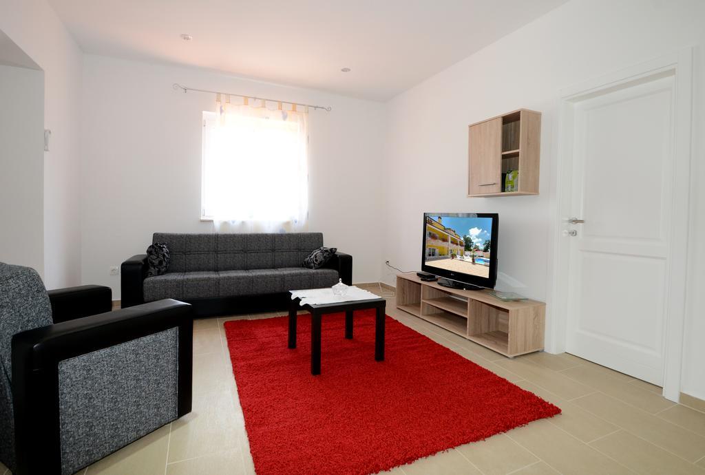 Apartments Villa Mimi Visnjan Room photo