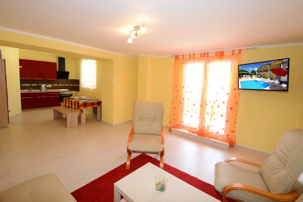 Apartments Villa Mimi Visnjan Room photo